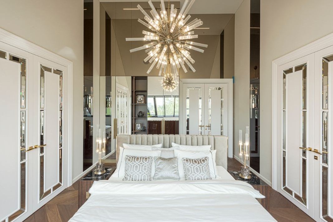 Laskasas & Cl de Maison: Timeless Bedroom Design