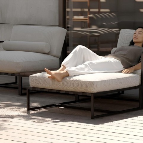 Badi Outdoor Pouf